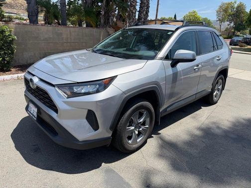 Silver Sky Metallic 2022 Toyota RAV4 Hybrid LE