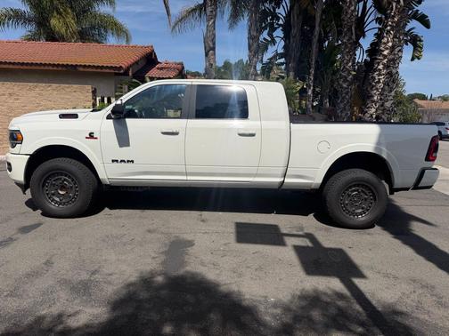 2020 RAM 2500 Laramie Mega Cab 4x4 6'4' Box