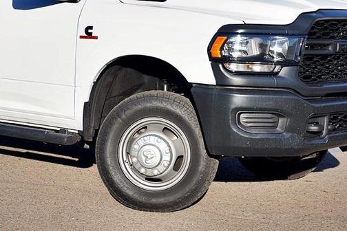 2023 RAM 3500 Tradesman Crew Cab 4x4 8' Box