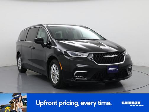 Black 2023 Chrysler Pacifica Touring L