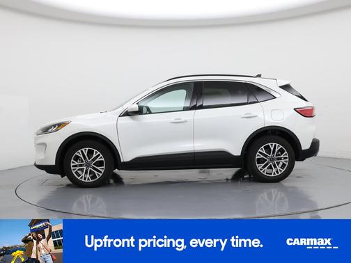 White 2022 Ford Escape SEL