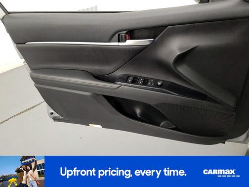 2020 Toyota Camry Hybrid XLE