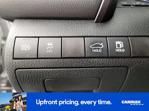 2020 Toyota Camry Hybrid XLE