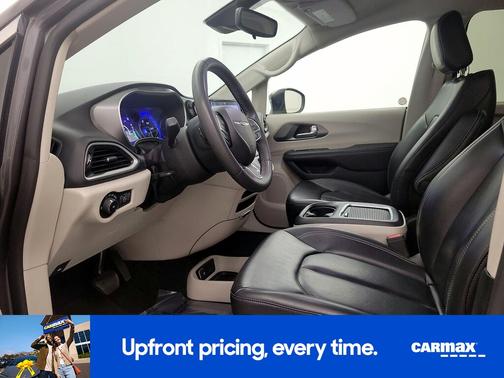 Gray 2023 Chrysler Pacifica Touring L
