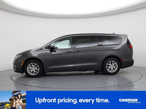 Gray 2023 Chrysler Pacifica Touring L