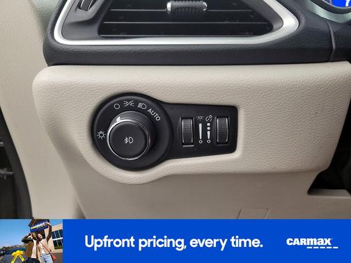 Gray 2023 Chrysler Pacifica Touring L