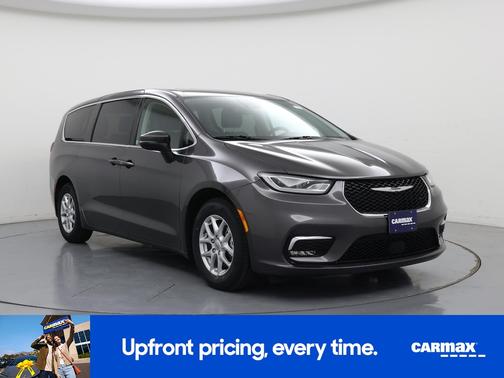 Gray 2023 Chrysler Pacifica Touring L