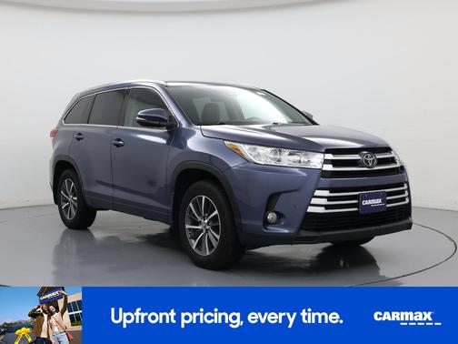 Blue 2017 Toyota Highlander XLE
