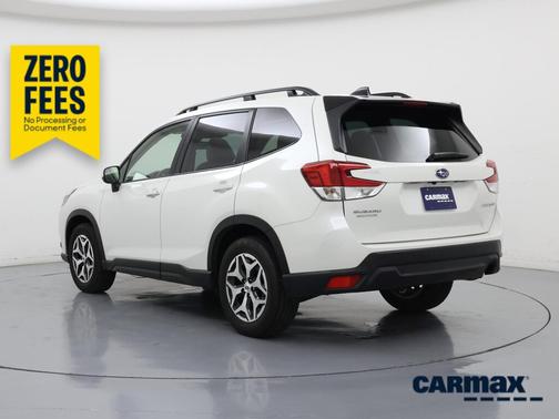White 2024 Subaru Forester Premium