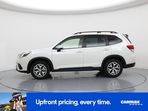 White 2024 Subaru Forester Premium