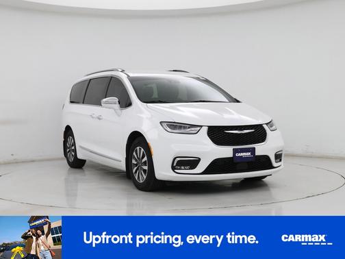 White 2021 Chrysler Pacifica Hybrid Limited