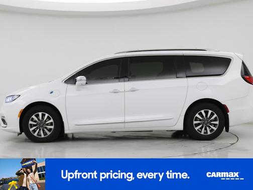 White 2021 Chrysler Pacifica Hybrid Limited