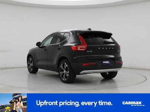 2022 Volvo XC40 T4 Momentum