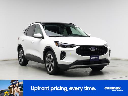 White 2023 Ford Escape Platinum