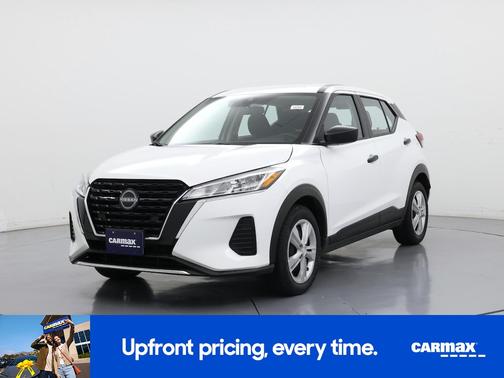 White 2024 Nissan Kicks S