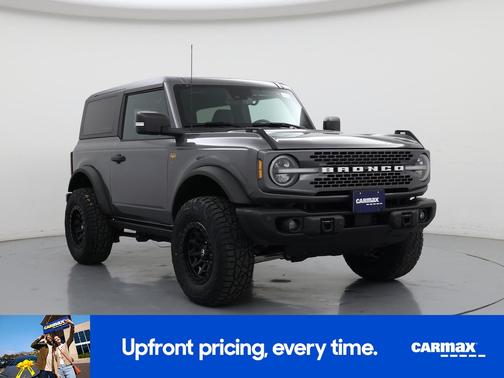 Gray 2023 Ford Bronco Badlands