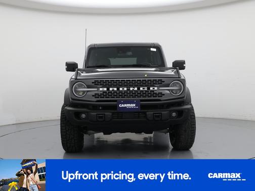 Gray 2023 Ford Bronco Badlands