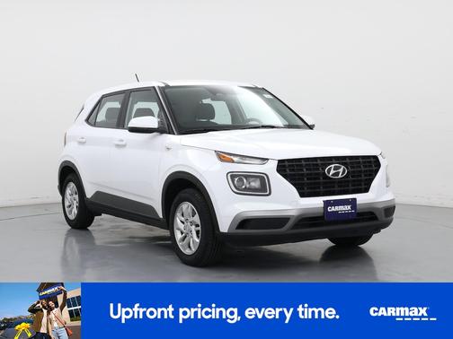 White 2023 Hyundai VENUE SE