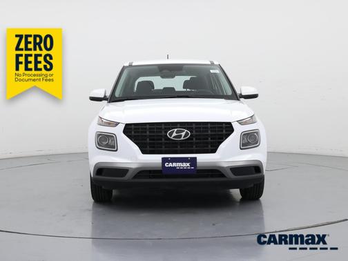 White 2023 Hyundai VENUE SE
