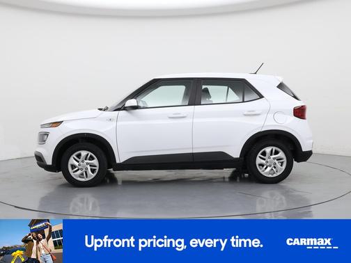White 2023 Hyundai VENUE SE