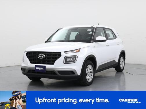 White 2023 Hyundai VENUE SE