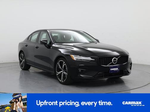 2024 Volvo S60 B5 Plus Dark Theme