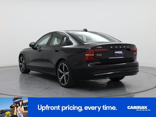 2024 Volvo S60 B5 Plus Dark Theme