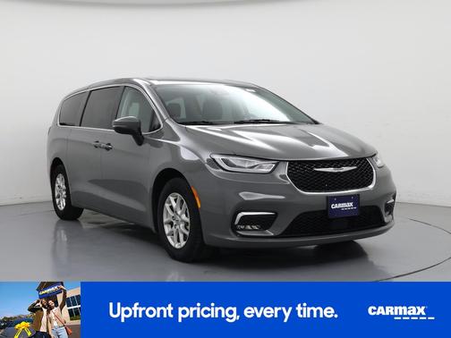 Gray 2023 Chrysler Pacifica Touring L