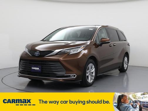 2023 Toyota Sienna Limited