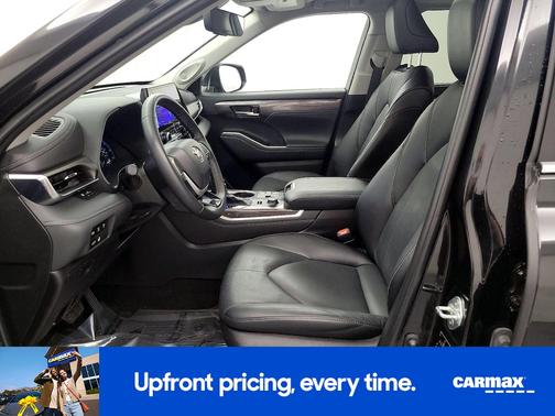 Black 2023 Toyota Highlander Limited