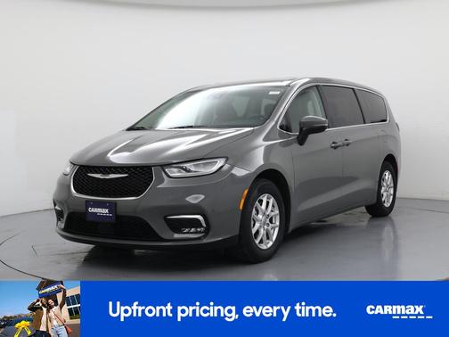 Gray 2023 Chrysler Pacifica Touring L