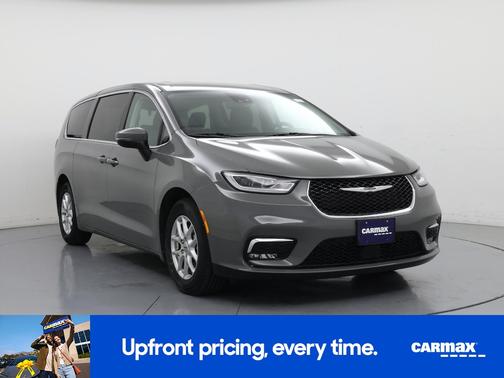 Gray 2023 Chrysler Pacifica Touring L