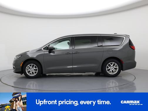 Gray 2023 Chrysler Pacifica Touring L