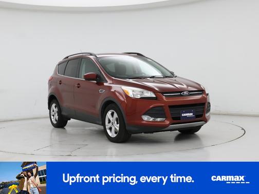 Red 2014 Ford Escape SE