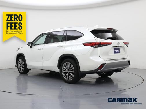 White 2021 Toyota Highlander Platinum