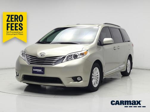 Tan 2017 Toyota Sienna XLE Premium