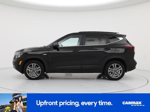 Black 2023 Kia Seltos S