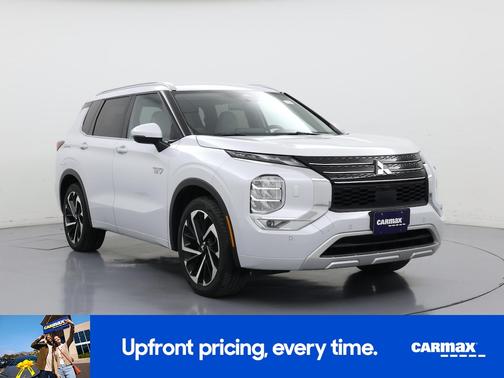 White 2023 Mitsubishi Outlander PHEV SEL