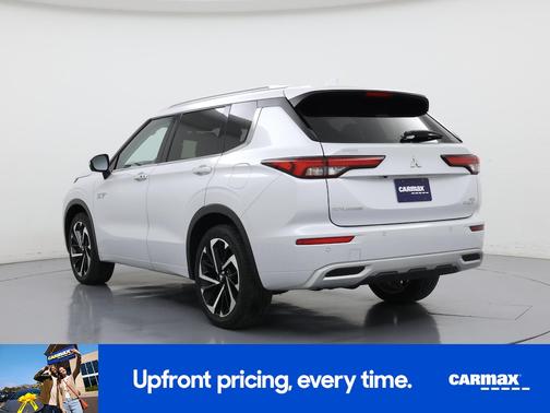 White 2023 Mitsubishi Outlander PHEV SEL