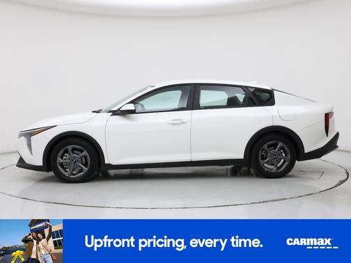 White 2025 Kia K4 LXS