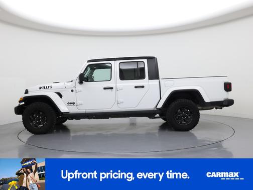 White 2023 Jeep Gladiator Willy's