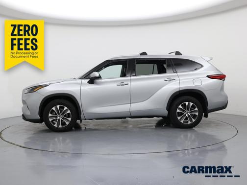 Silver 2022 Toyota Highlander Hybrid XLE