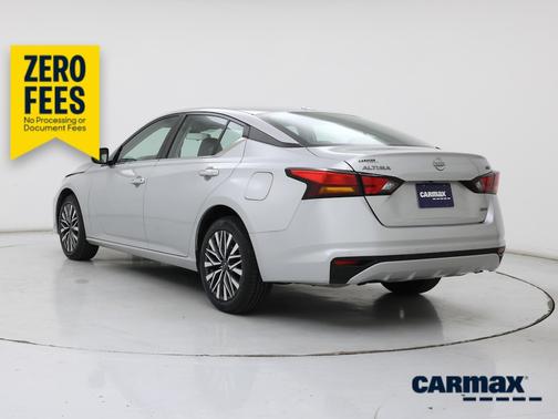 Silver 2023 Nissan Altima SV