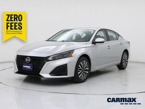 Silver 2023 Nissan Altima SV