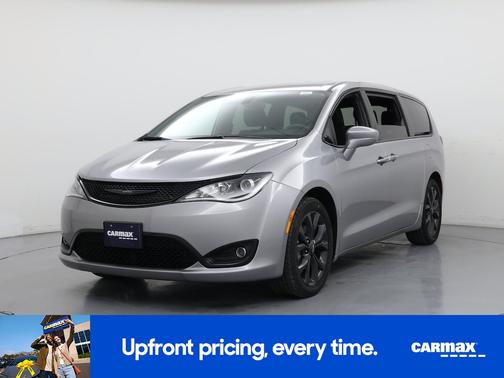 2020 Chrysler Pacifica Touring