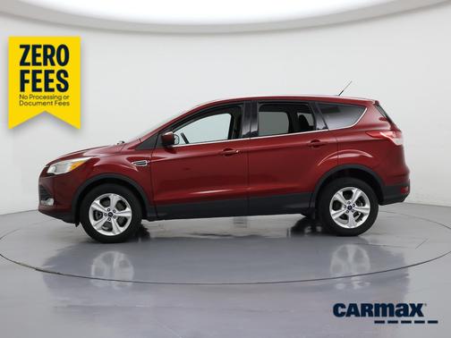 Red 2014 Ford Escape SE