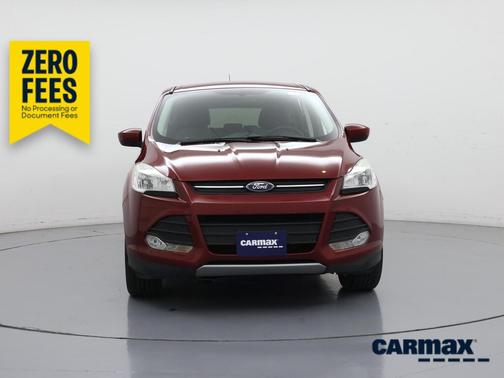 Red 2014 Ford Escape SE