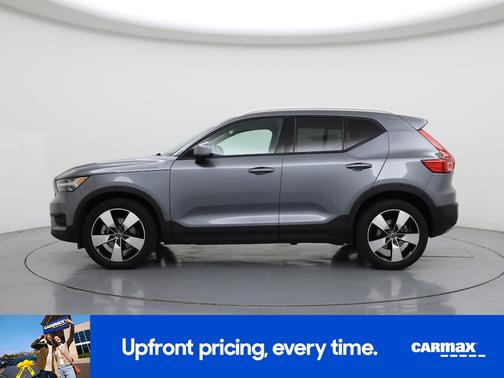 2019 Volvo XC40 T5 Momentum