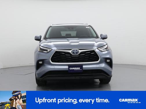 Blue 2022 Toyota Highlander Hybrid XLE