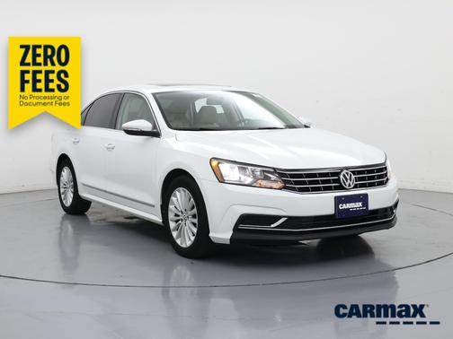 White 2016 Volkswagen Passat SE